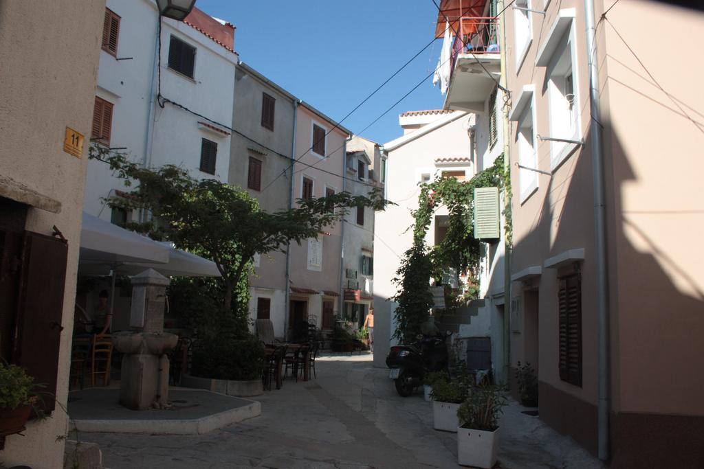 Apartments Sanja Baška Eksteriør bilde